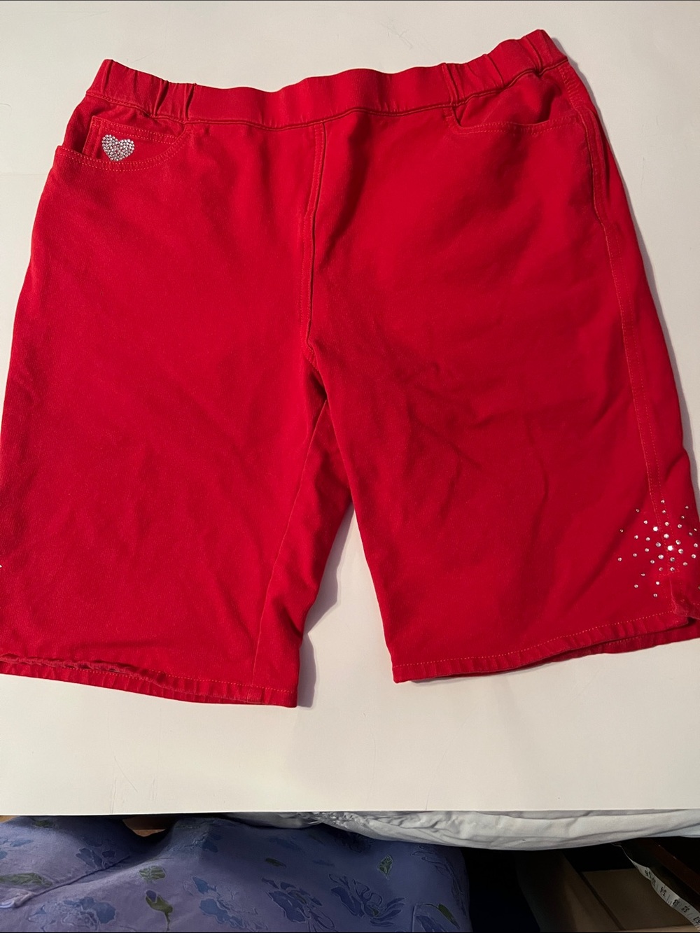 Quacker Factory Bright Red Pull-On Shorts with Rhinestone Heart Size L